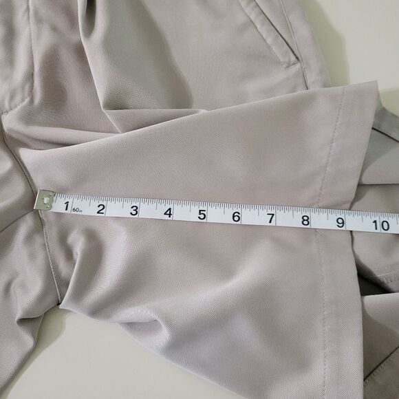 Nike Men's Taupe Pleated Golf Shorts - Picture 5 of 14